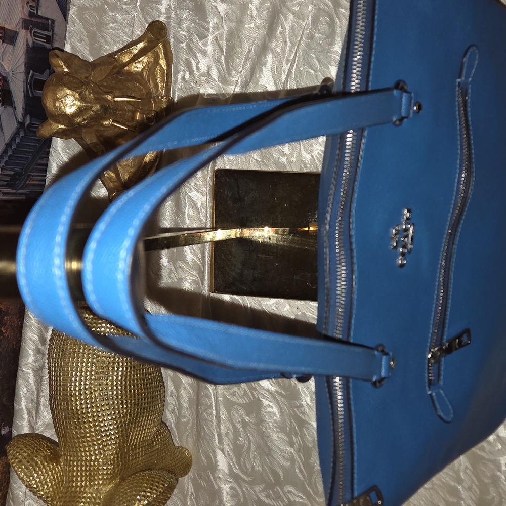 Coach Gallery Tote - Picture 3 of 9